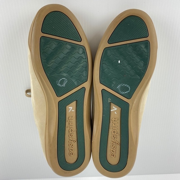 Easy Spirit Anti-Gravity Walking Shoes - Picture 6 of 11